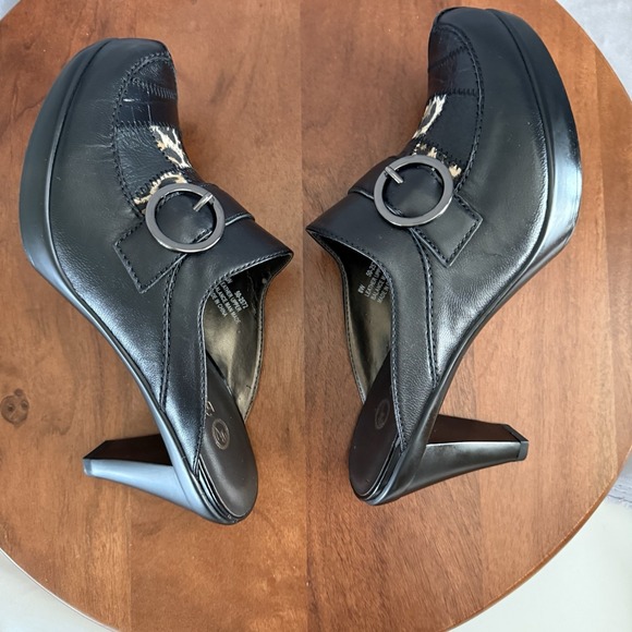 Bella Vita Black Leather Leopard Print Embossed Retro Mules Clogs Women Size 8W - Picture 10 of 13